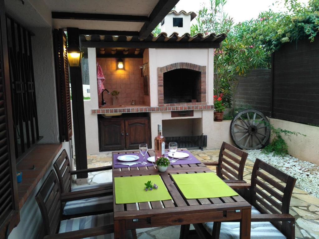 T2 tout confort avec terrasse 12110 Cransac