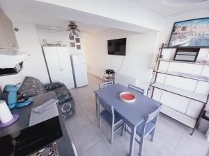 #T2, vue bateau et mer, wifi, 4 pers,piscine,tennis