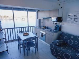 #T2, vue bateau et mer, wifi, 4 pers,piscine,tennis