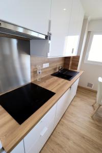 T3, 2 chambres vue mer avec balcon proche centre.