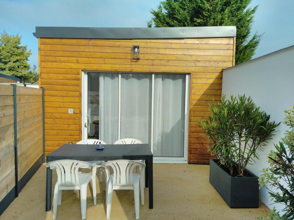 T3 apartment with a balcony near the center of Annecy