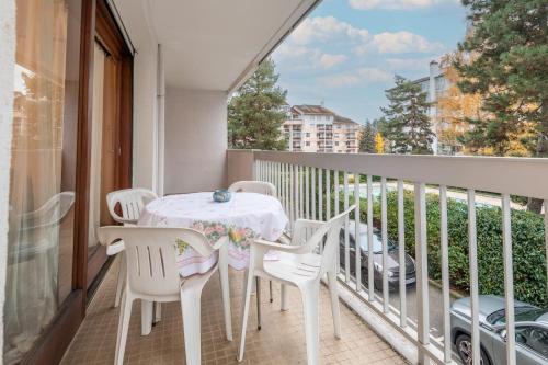 T3 apartment with a balcony near the center of Annecy
