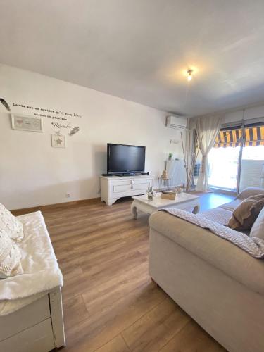 T3 Appartement dans résidence - parking - balcon - wifi - clim