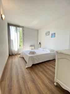 T3 Appartement dans résidence - parking - balcon - wifi - clim