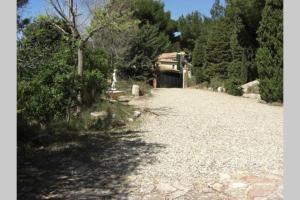 Appartement T3 avec grande terrasse et jardin sur les hauteurs de Martigues 2ème 16 Chemin du Grès 13500 Martigues Provence-Alpes-Côte d\'Azur