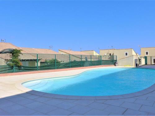 T3 Cabine avec piscine collective à 900 m de la Plage LHSP138