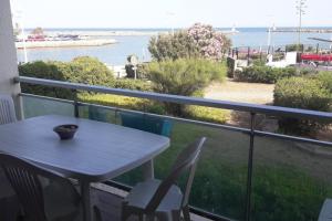 T3 Carnon, 1ère ligne 50m plage terrasse parking