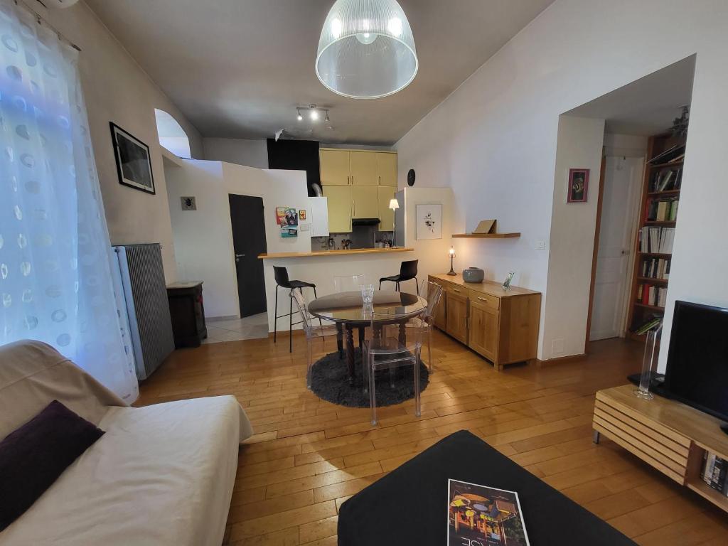 Appartement T3 Centre ville Ajaccio 4 ieme étage 5 Rue Comte Bacciochi 20000 Ajaccio