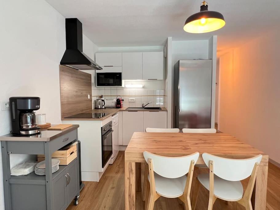 Appartement T3 centre ville avec parking, balcon et wifi. 5P. 52 Rue de la Raillère 65110 Cauterets