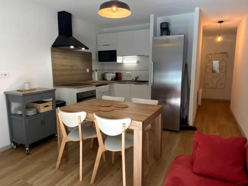 T3 centre ville avec parking, balcon et wifi. 5P.