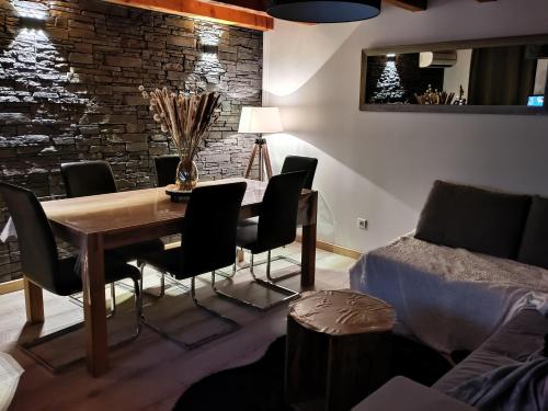 Appartement T3 Duplex Cures ou vacances, En plein Centre-ville Allée d'Ethigny Luchon france