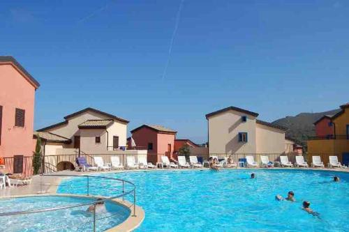 T3 Duplex tout confort - piscine - proche plage - 6 personnes