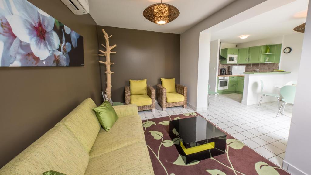 T3-EXCEPTIONNEL-2 terrasses-2 places de parking-spacieux-proche Paris