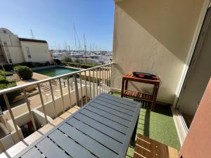 Appartement T3 Expo Sud-Est - Parking - Piscine - Clim - Wifi app 201, étage 2 Rue du Radoub 11430 Gruissan Languedoc-Roussillon