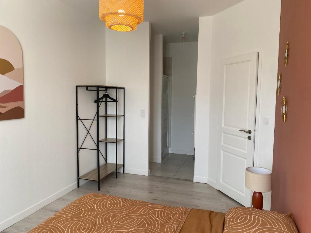 Appartement T3 Gare 100m2 2 chambres 2 SDB 12 rue Bourdillon 36000 Châteauroux