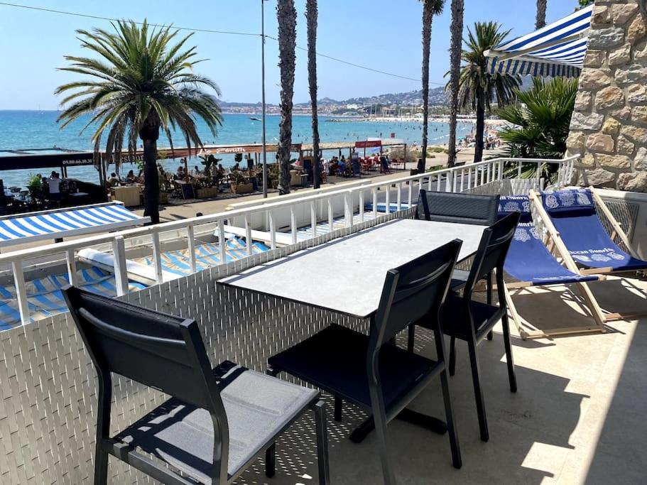 Appartement T3 grand large, face plage, wifi park St Jean 1er etage 445 Boulevard Beau Rivage 13600 La Ciotat