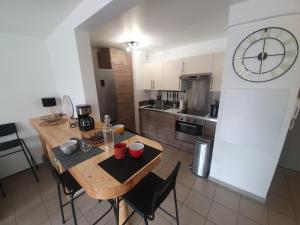 T3 Le Lou-Piscine & Parking - 5min des thermes