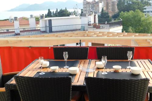 T3 Les Santons Cannes with Air Conditioning and Private Parking