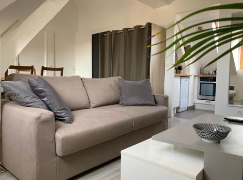 T3 Lumineux Proche Château Tout Equipé