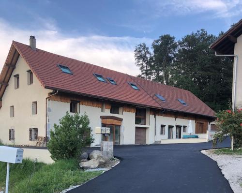 T3 Meublé de 85m2 axe Annecy-Geneve