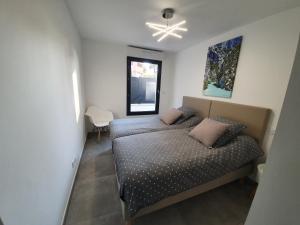 T3 NEUF AVEC JARDIN ET TERRASSE FACE À LA MER