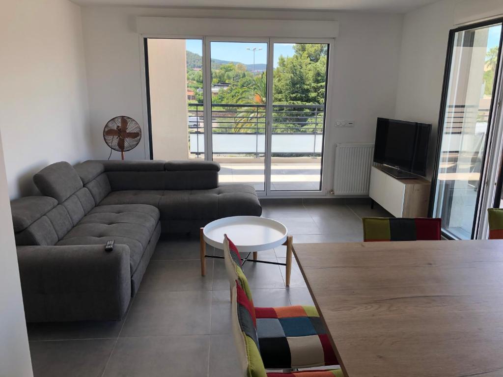 Appartement Appartement T3 neuf Sur les toits avec terrasse Villa Saint hilaire Avenue Jean Moulin, 83400 Hyères