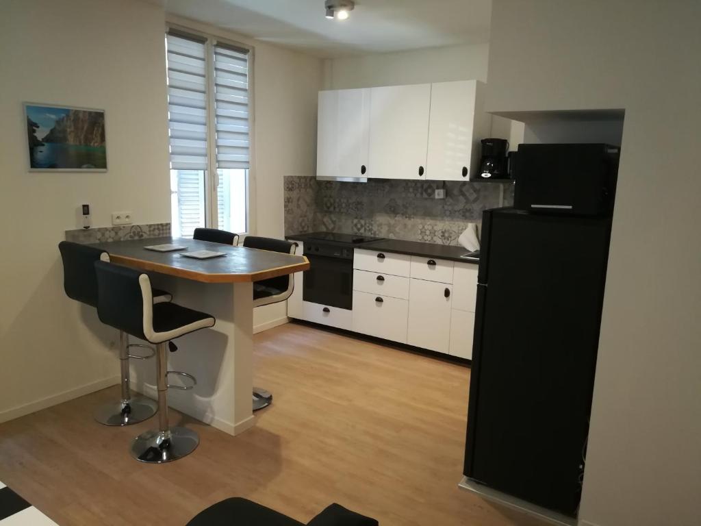 Appartement T3 place Sadi Carnot 02 rue francois donzel 13600 La Ciotat