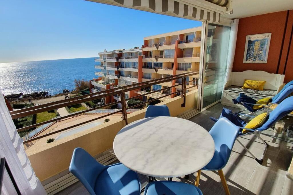 Appartement T3 refait à neuf vue exceptionnelle sur mer piscine et wifi apt 419 4 Rue Paul Baudassé 34200 Sète