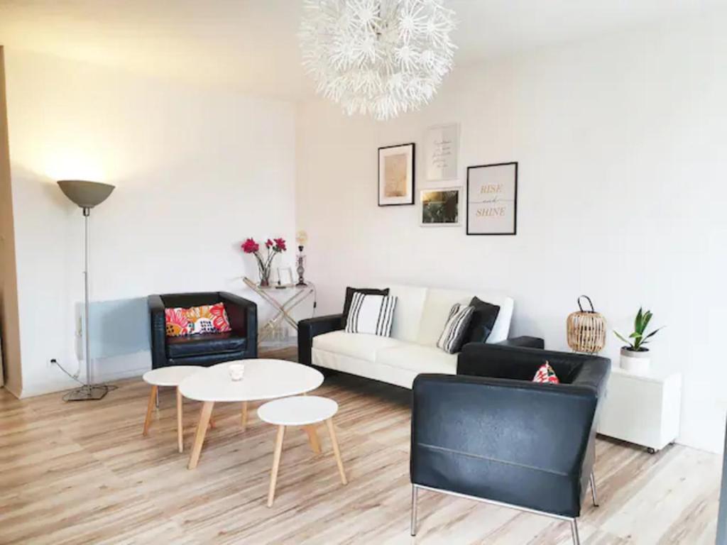 Appartement ○ T3 spacieux et très lumineux • Parking • WiFi ○ Appartement 18 - 3° étage 10 Rue Claudius Rougenet 31500 Toulouse