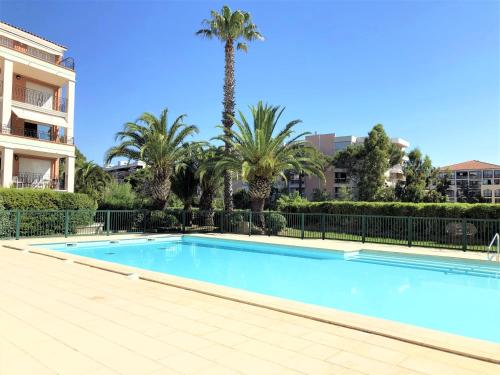 Appartement T3 Terrasse, vue mer et piscine Sainte-Maxime france