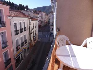 Appartement T3 très agréable, 2 terrasses, bien placé 8 Avenue du Vallespir 66110 Amélie-les-Bains-Palalda Languedoc-Roussillon