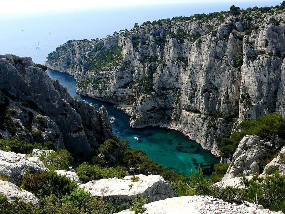 T3 vue mer calme à la Madrague Avenue de l'Abbé Dol, résidence les aigues marine 2, 83270 Saint-Cyr-sur-Mer