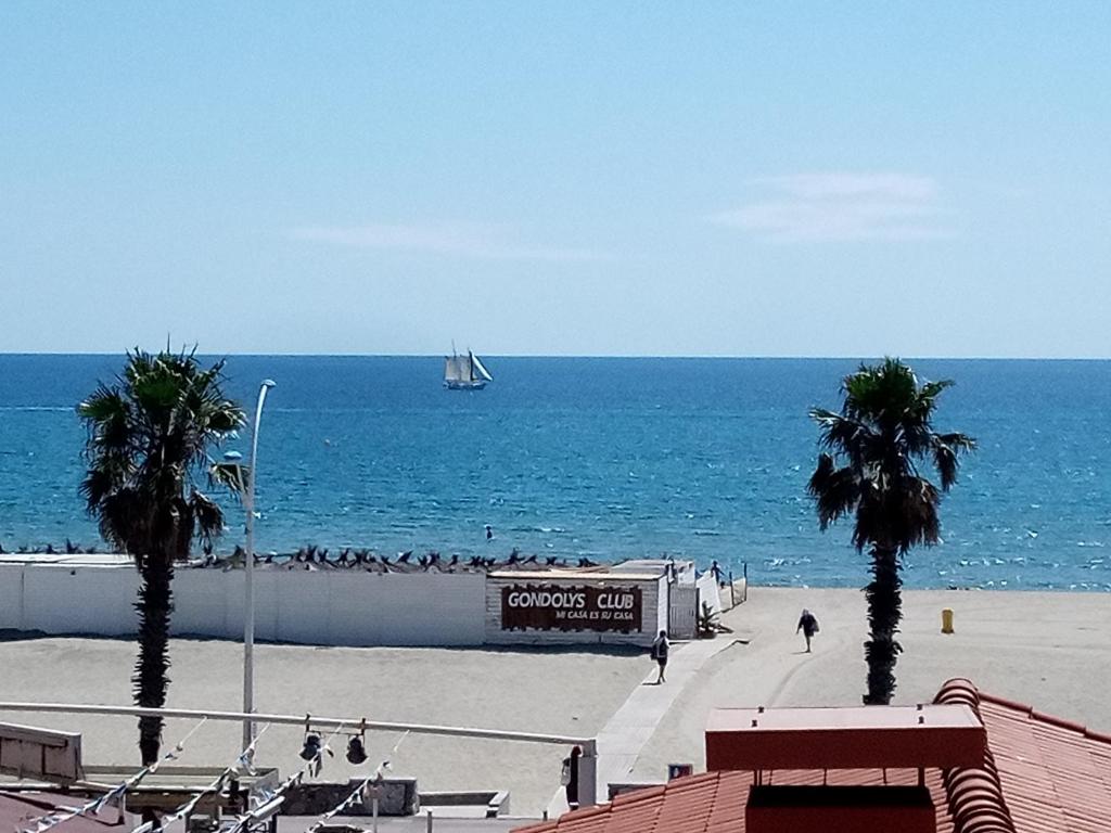 T3 Vue Mer Clim Wifi Parking 3 Boulevard Cassanyes, 66140 Canet-en-Roussillon