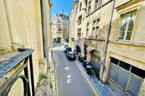 Appartement Appartement T4 au coeur du vieux Bordeaux proche de toutes commodités 38 rue des Bahutiers Bordeaux