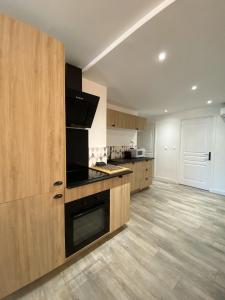 T4 Gambetta Parking-Clim 5-10’’GARE/Plage WIFI