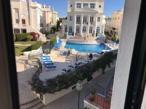 T4 Grand Townhouse Old Village