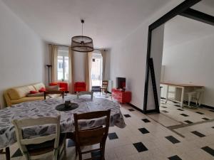 Appartement T4- terrasse 50m², garage, centre-ville 9 Rue Arago 11100 Narbonne Languedoc-Roussillon