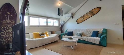 T5 3 jacuzzi 15mn tram C Bx la campagne en centre ville