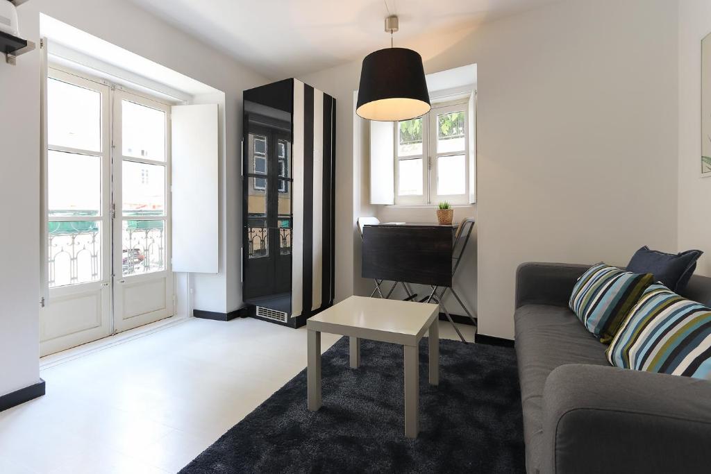Tailor Made Flat in Central Bairro Alto Rua da Atalaia, 162, 1o Andar, 1200-044 Lisbonne