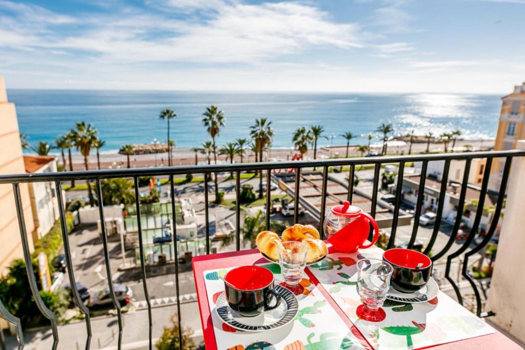 TAMARIS AP4206 By Riviera Holiday Homes De La Californie, 122, 06200 Nice