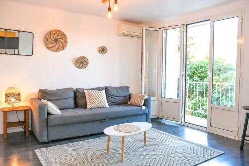 Tellène - Avec balcon en bas de ND de la Garde