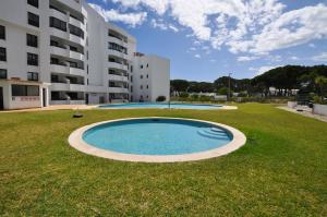 Tenis Golf Mar by OCvillas