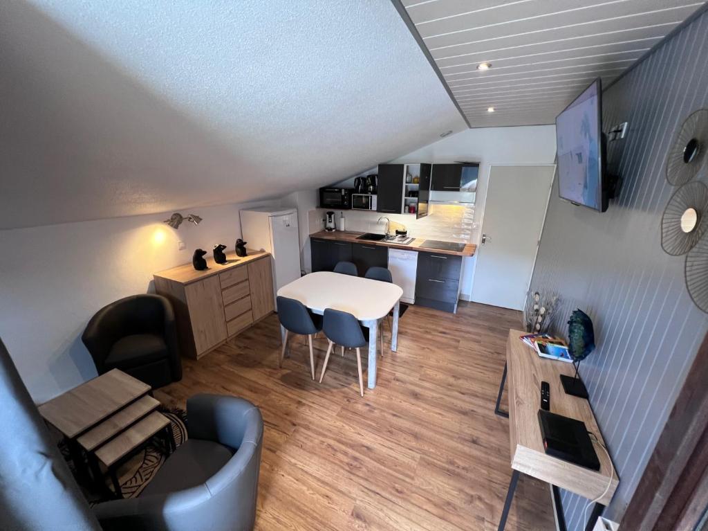 Terrace Matignon Apartment