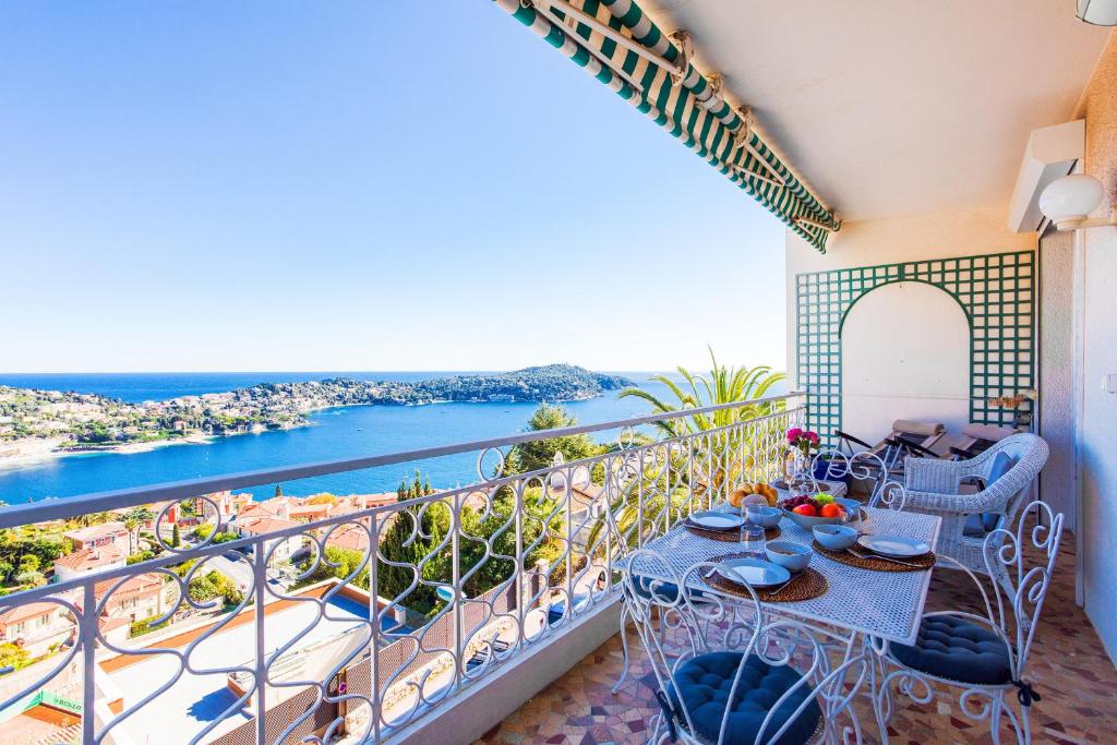 Appartement Terrace on the Bay 2 by Riviera Holiday Homes Settimelli Lazare, couloir, 5 06230 Villefranche-sur-Mer