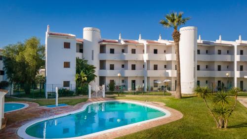 Terraços do Mar Apartment W/ Pool by LovelyStay