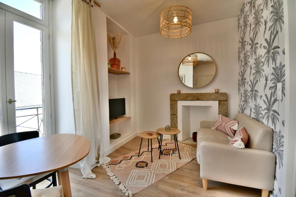 Appartement ❊ Terracotta ❊ Centre ville, vue jardin 10 Place Ruynet du Tailly 56300 Pontivy