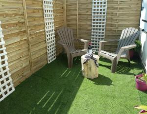 TERRASSE -100 m PLAGE - GRAND APPARTEMENT-8 PERS