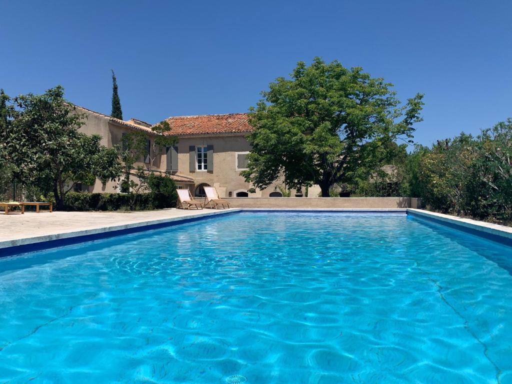 Terrasse avec vue au coeur des Alpilles à 15 mins de Saint Rémy de Provence, 5mins d'Eygalières Domaine de l'Aiguille Chemin de l'Aiguille, 13660 Orgon