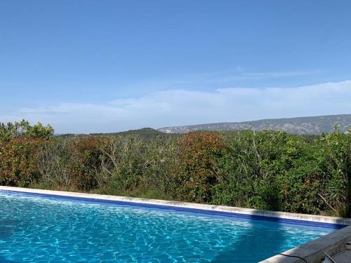 Terrasse avec vue au coeur des Alpilles à 15 mins de Saint Rémy de Provence, 5mins d'Eygalières