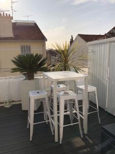 Terrasse rue d'Antibes 2 chambres proche mer et palais